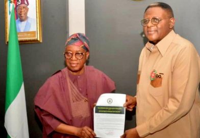 Bakassi Deep Seaport: Gov. Otu hails FG, receives Certificate of Compliance Bakassi Deep Seaport: Gov. Otu hails FG, receives Certificate of Compliance