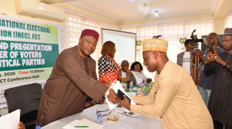 FCT Area Council Election: INEC Publishes Register of 1,680,315 Votets, Resumes CVR Excercise in Anambra State FCT Area Council Election: INEC Publishes Register of 1,680,315 Votets, Resumes CVR Excercise in Anambra State