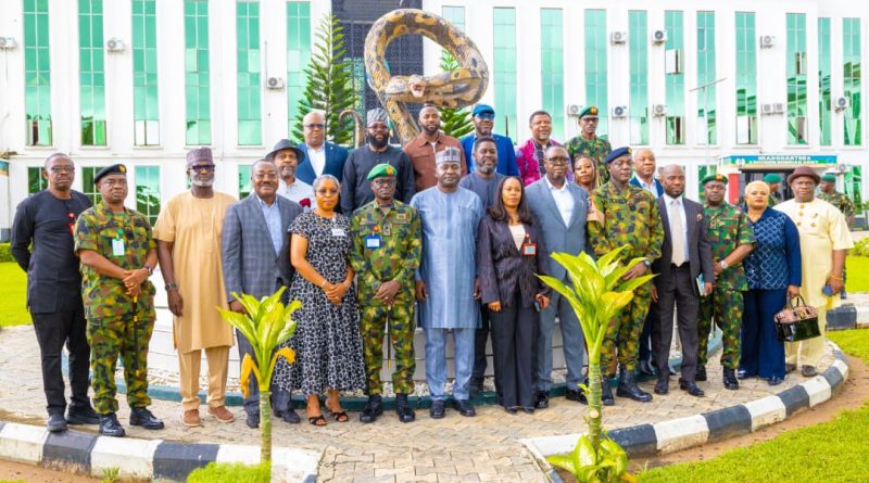 Defence Minister Pushes Stronger Security-Industry Partnership to Boost Oil Production