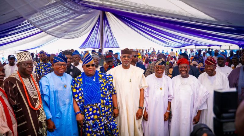 Dignitaries Storm Osun For Final Fidau Of APC Scribe’s Mother Dignitaries Storm Osun For Final Fidau Of APC Scribe’s Mother